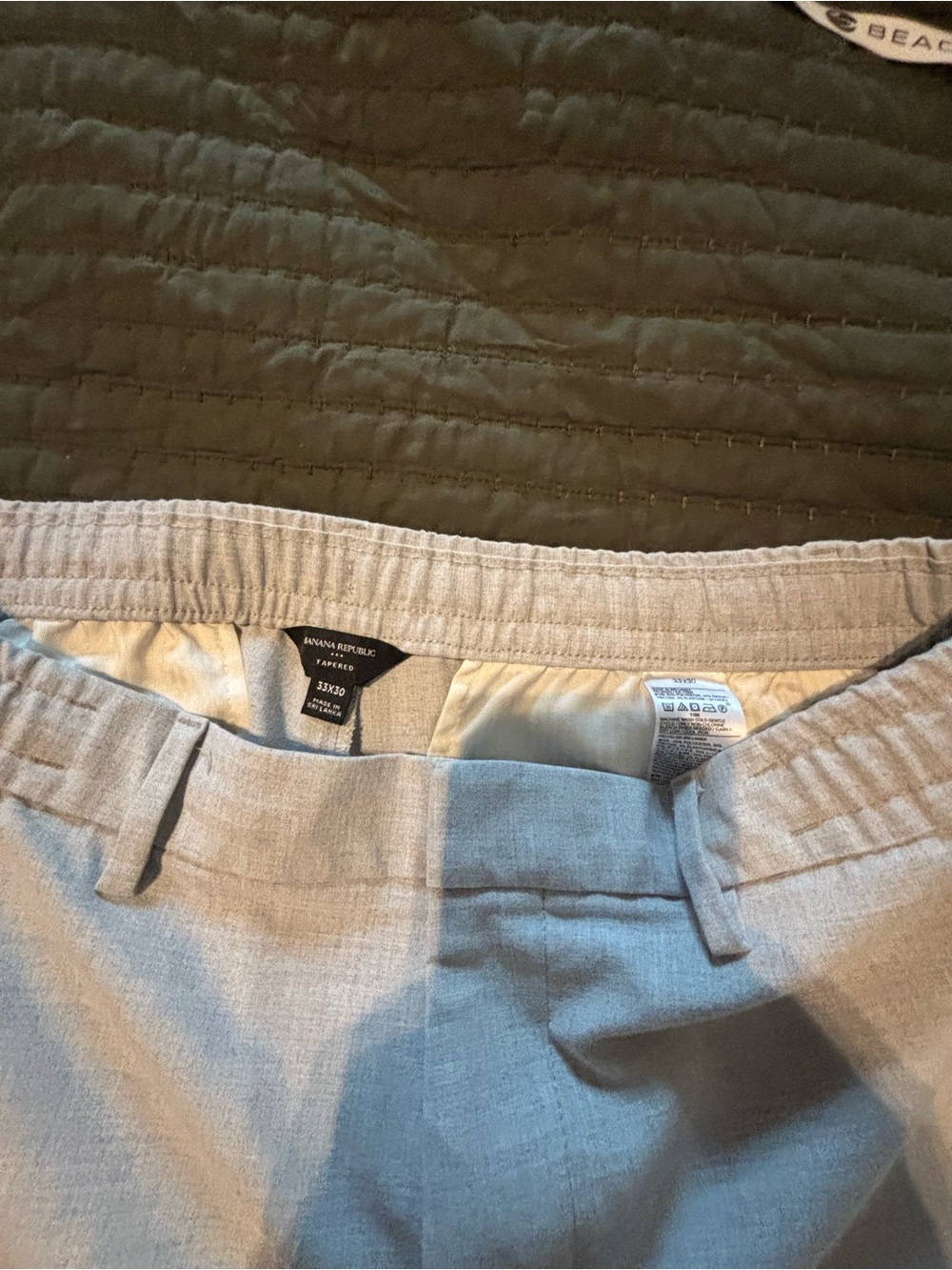 Banana Republic Men’s Light Gray Elastic Waist Chinos-33x30